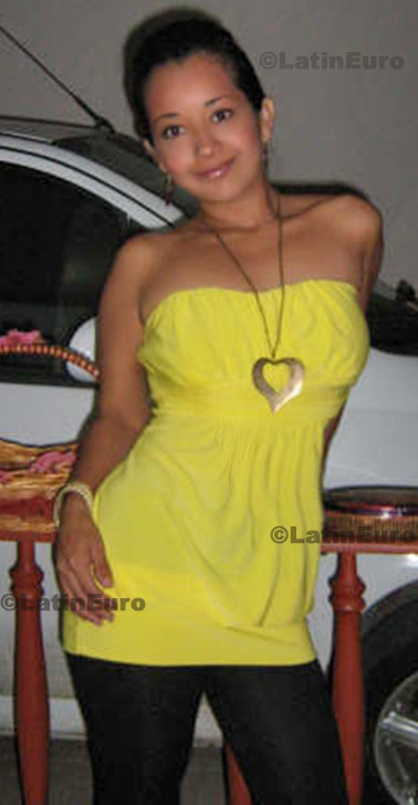 Date this hard body Colombia girl Diana from Cali C8257