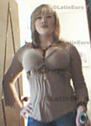 Date this young Colombia girl Lilian from Medellin C8338