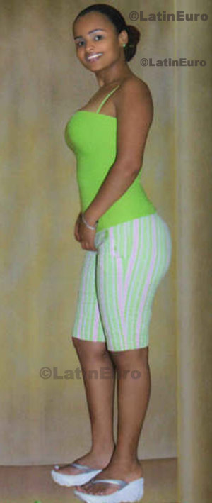 Date this young Colombia girl Adriana from Pereira C8363