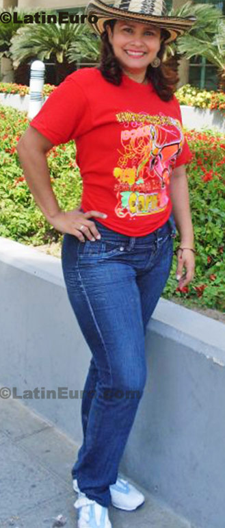 Date this voluptuous Colombia girl Angela from Barranquilla C8371