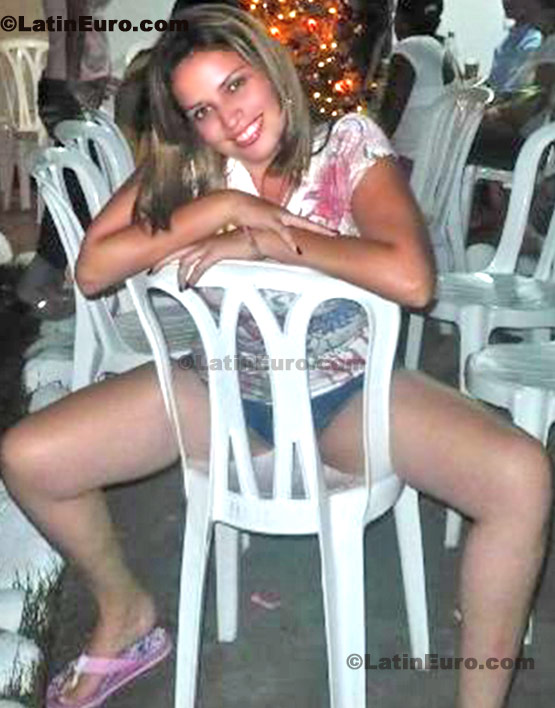 Date this gorgeous Colombia girl Maria from  C8393
