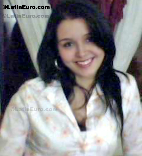 Date this funny Colombia girl Leonela from  C8417