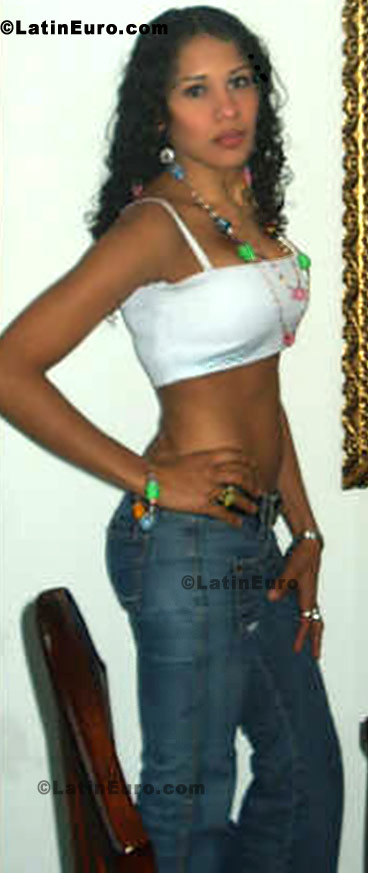 Date this georgeous Colombia girl Yaineth from Bogota C8489