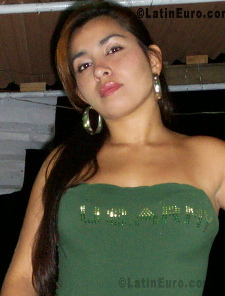 Date this delightful Colombia girl Jennyfer from Pereira C8496