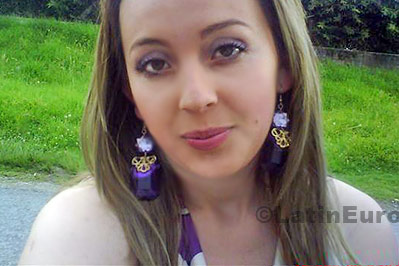 Date this sensual Colombia girl Maria from Tunja C8502