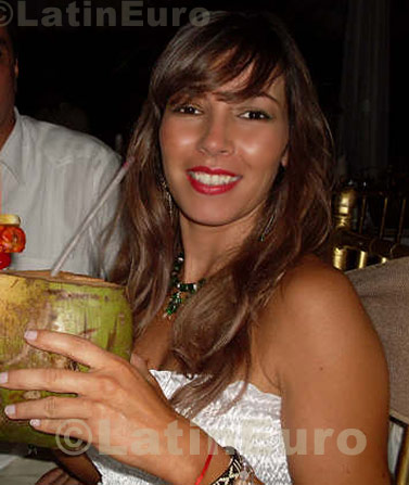 Date this delightful Colombia girl Claudia from Cali C8530
