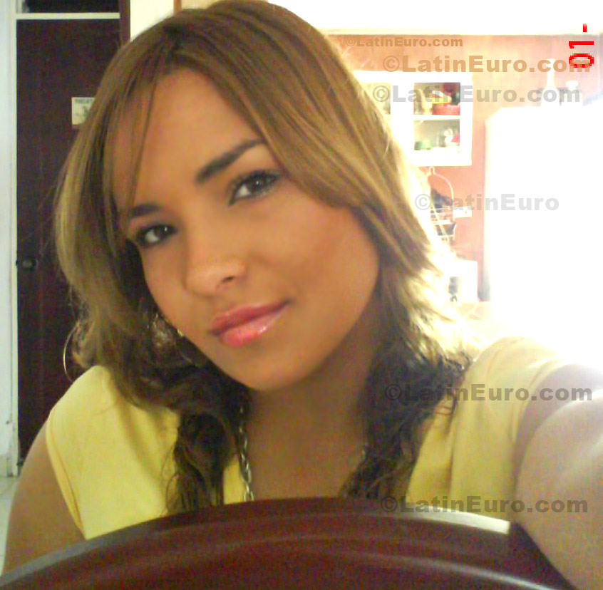 Date this sensual Colombia girl Mayra from Palmira C8533