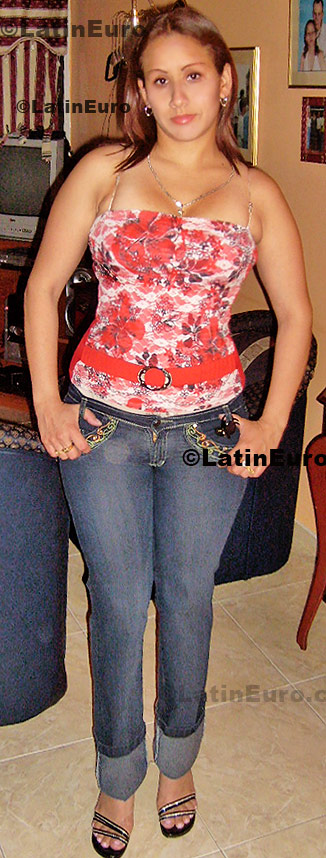 Date this cute Colombia girl Ruby from Bogota C8536