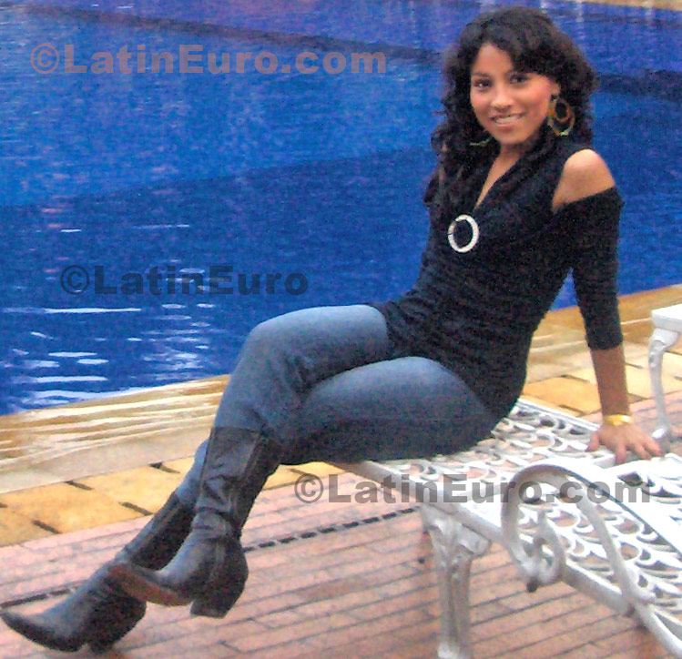 Date this hot Colombia girl Angela from Medellin C8550