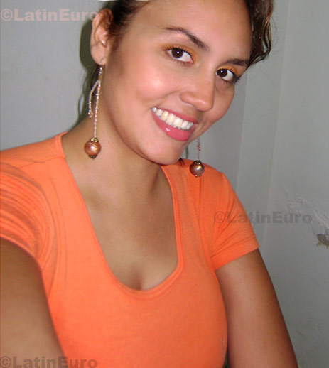 Date this hard body Colombia girl Andrea from  C8557