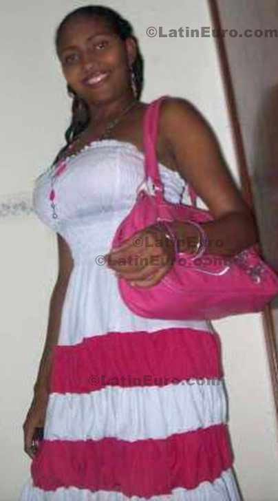 Date this charming Colombia girl Rosy from Barranquilla C8584