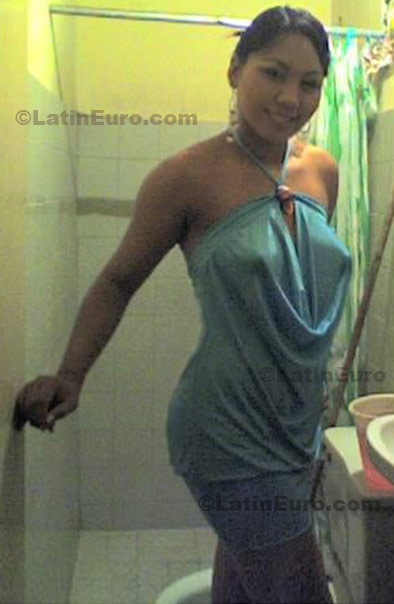 Date this delightful Colombia girl Gilliam from Cartagena C8602