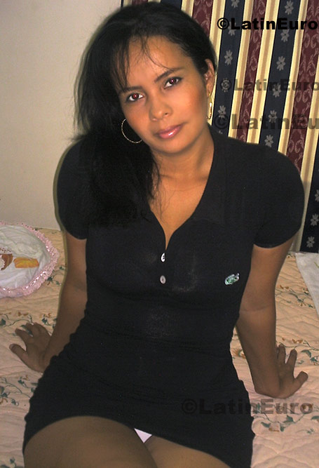 Date this foxy Colombia girl Viviana from Cali C8611