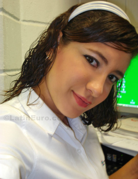 Date this georgeous Colombia girl Lilia from Cartagena C8627