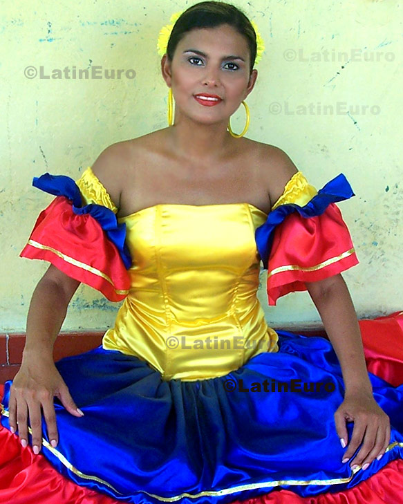 Date this gorgeous Colombia girl Marly from  C8692