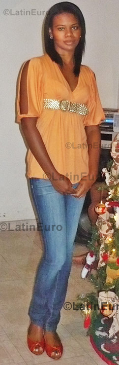 Date this attractive Colombia girl Deiby from Cali C8742