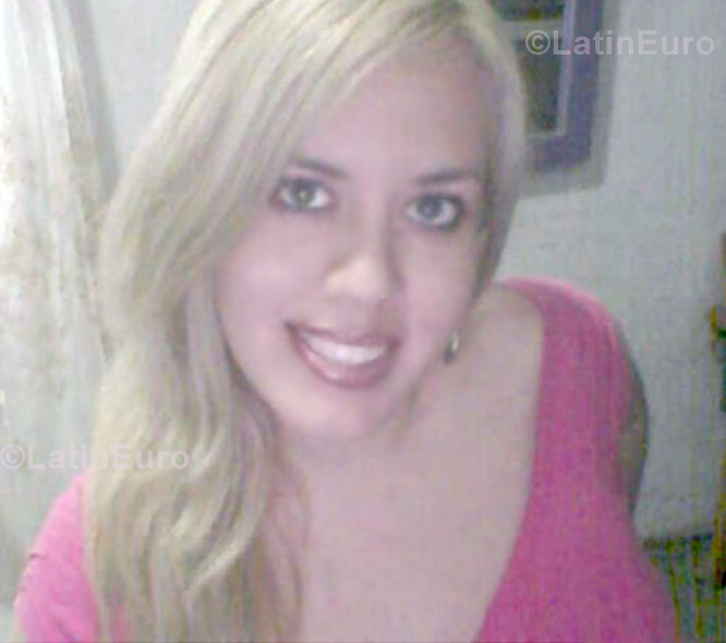 Date this fun Colombia girl Shirley from Santa Marta C8750