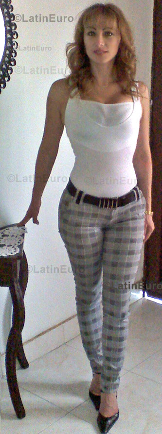 Date this fun Colombia girl Elizabeth from Cali C8784