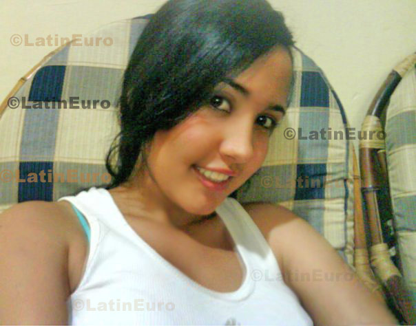 Date this good-looking Colombia girl Indira from Barranquilla C8817