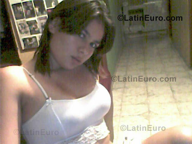 Date this hard body Colombia girl Margareth from Cali C8832