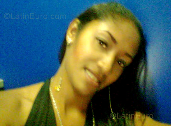 Date this exotic Colombia girl Karen from Barranquilla C8837