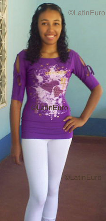 Date this fun Colombia girl Sonia- from  C8946