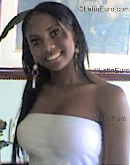 Date this stunning Colombia girl Naiyara from Cali C8969
