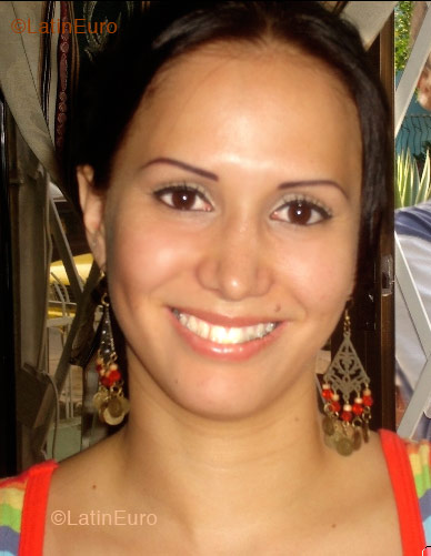 Date this stunning Colombia girl Samanta from Cali C8976