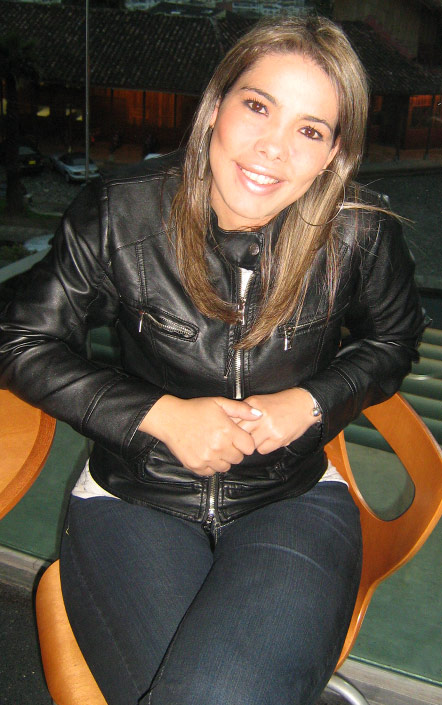 Date this tall Colombia girl Lina from Manizales C9001