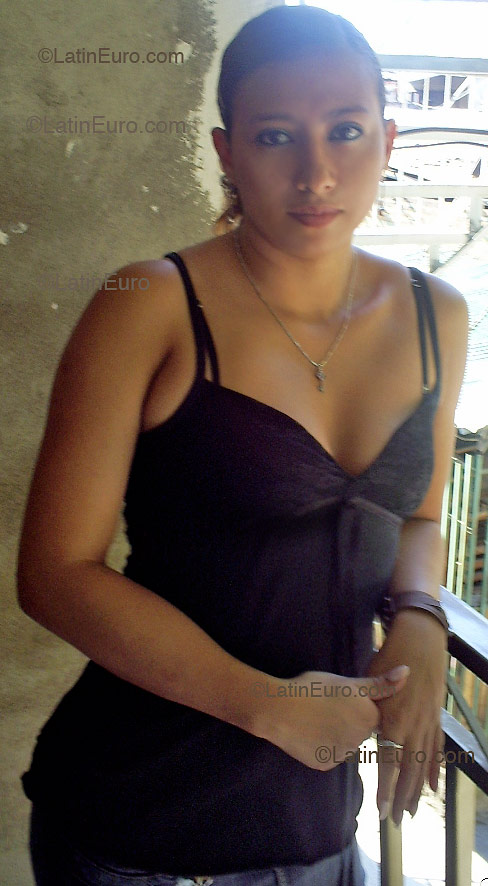 Date this pretty Colombia girl Patricia from Cali C9014