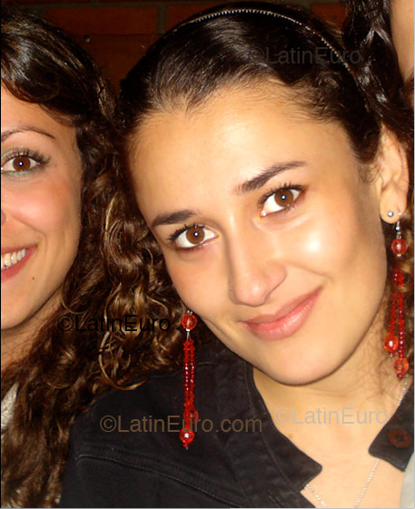Date this sultry Colombia girl Magda from Manizales C9021