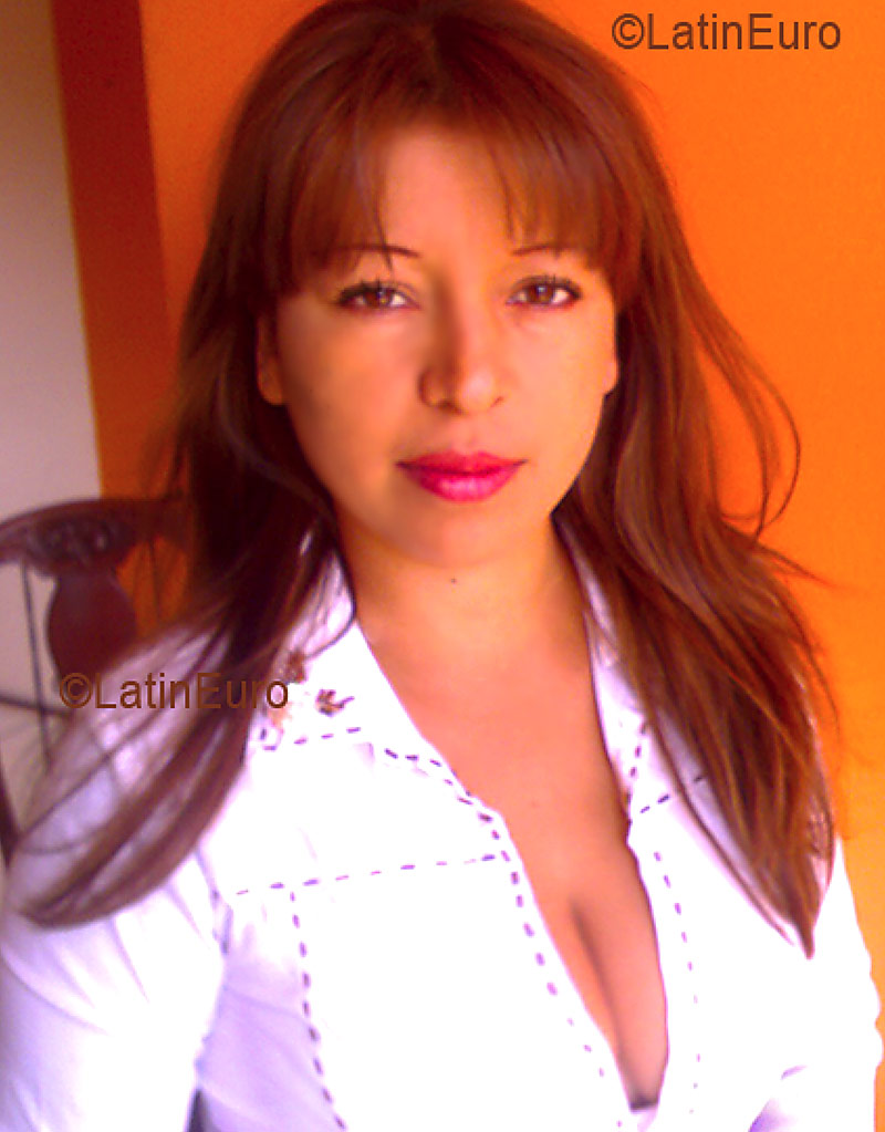 Date this lovely Colombia girl Omaira from Ibague C9115