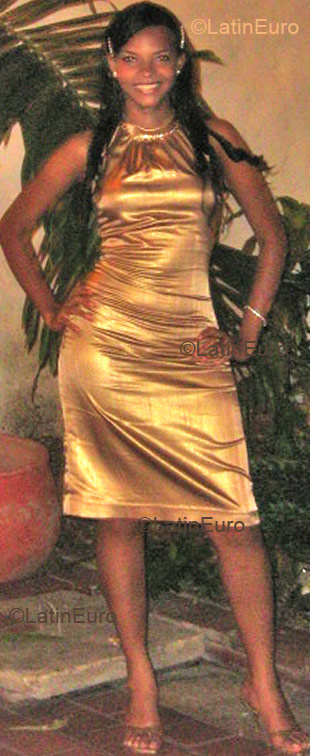 Date this pretty Colombia girl Karen from Cartagena C9148