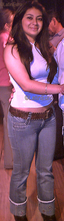Date this nice looking Colombia girl Adriana from Bogota C9151
