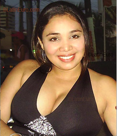 Date this hard body Colombia girl Vanessa- from Cartagena C9155