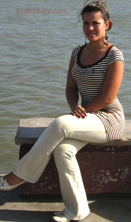 Date this tall Colombia girl Dayana from Cartagena C9171