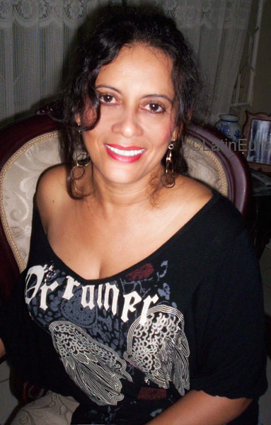 Date this cute Colombia girl Marta from Barranquilla C9312