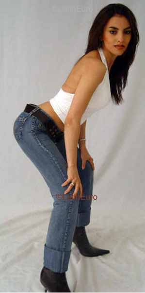 Date this fun Colombia girl Anglea from Bogota C9326