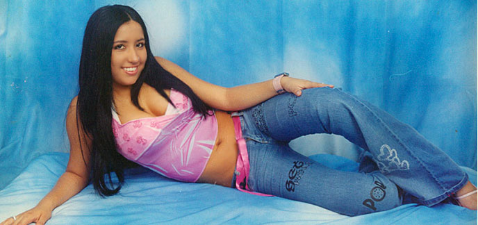 Date this beautiful Colombia girl Dennis from  C9376