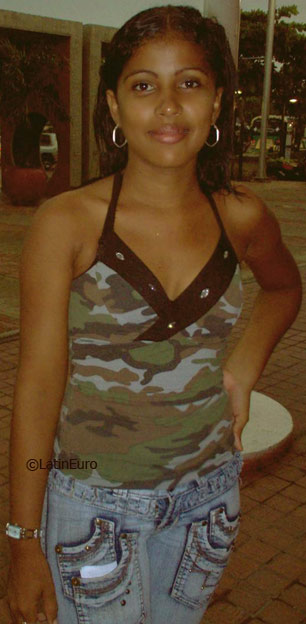 Date this hard body Colombia girl Roselin from Cartagena C9403