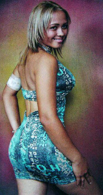 Date this sensual Colombia girl Jackeline from  C9422