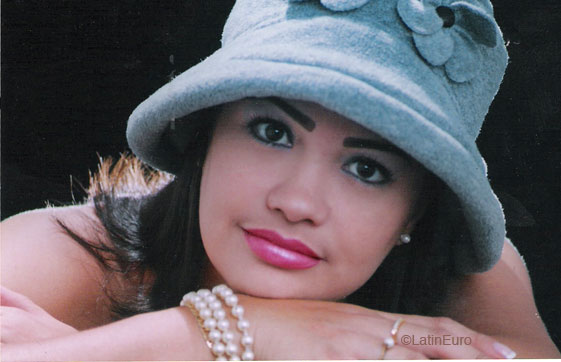 Date this athletic Colombia girl Angela from Barranquilla C9657