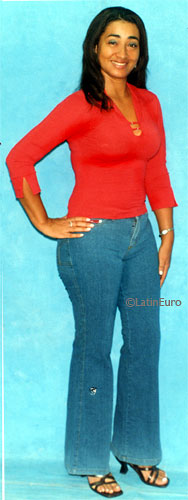 Date this attractive Colombia girl Herminia from Cali C9752
