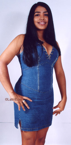 Date this delightful Colombia girl Alejandra from Cali C9753