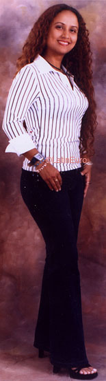 Date this happy Colombia girl Yamilet from Cali C9868