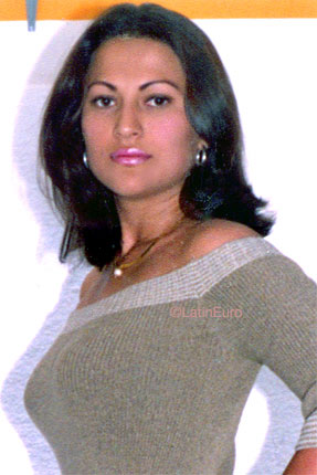 Date this pretty Colombia girl Luz from Bogota C9900
