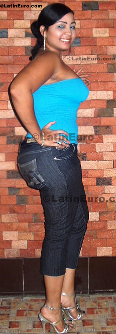 Date this delightful Dominican Republic girl July from Santo Domingo N-1013