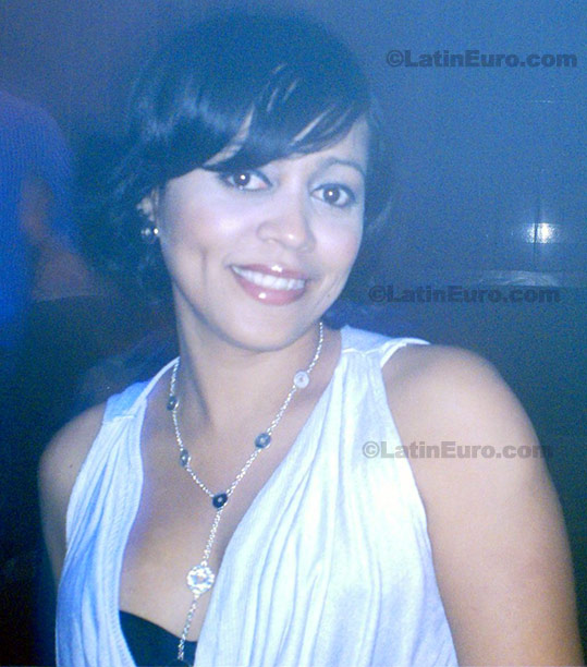 Date this sultry Dominican Republic girl N-1090 from Santo Domingo N-1090