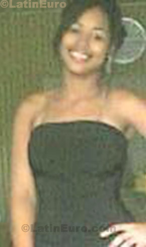 Date this athletic Dominican Republic girl Dissi from Santo Domingo N-1100