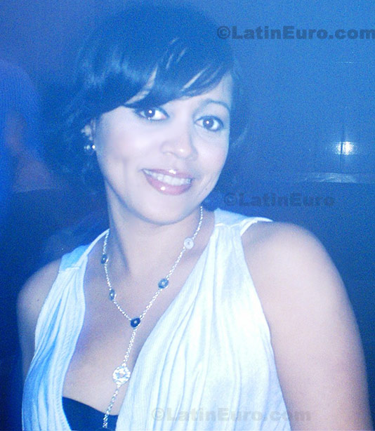 Date this tall Dominican Republic girl Karen from Santo Domingo N-1198
